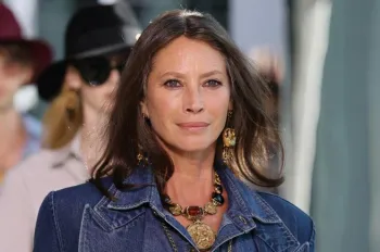 Christy Turlington na passarela do NYFW, h� alguns meses