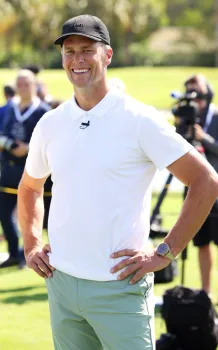 Tom Brady (foto de maio de 2022) est� supostamente namorando a supermodelo Candice Swanepoel. Getty Images para IWC Schaffhausen