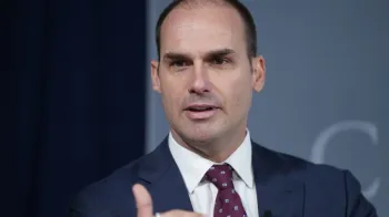 Eduardo Bolsonaro em grava��o (Imagem: Getty Images)