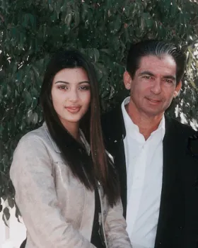 Kim Kardashian e Robert Kardashian Sr. (Foto: Kim Kardashian/ X)