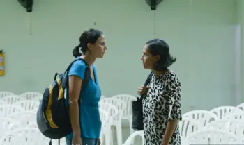 Frame do trailer do filme Cinco Anos, Quatro Meses