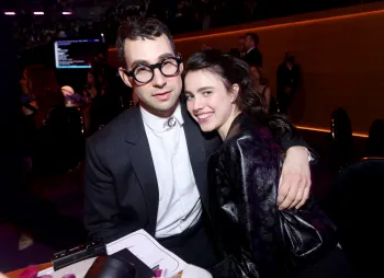 Margaret Qualley e seu ex-marido Jack Antonoff (foto de abril de 2022). Fonte: Getty Images para The Recording Academy