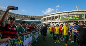 Brasileir�o 2026: Est�dios preparados e torcedores ansiosos pela nova temporada de futebol no Brasil.