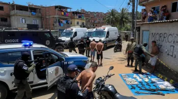 A��o policial contra o tr�fico de drogas no Brasil, destacando opera��es da Pol�cia Federal em v�rias regi�es.