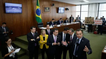 Governo Lula enfrenta desafios pol�ticos e judiciais em um cen�rio eleitoral conturbado para 2026.