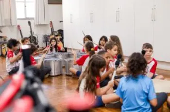 Alunos do Col�gio Sagrado Cora��o de Jesus em projeto musical