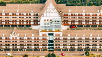 Festival de Inverno de Campos do Jord�o 2026 com Gilberto Gil e IZA atrai multid�es em shows e eventos culturais. (Pexels)