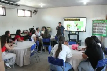O Projeto Boquinhas apoia a alfabetiza��o de 700 crian�as em Inoc�ncia.