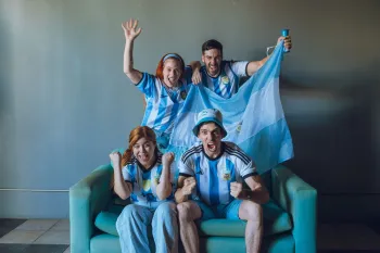 Vista a�rea de Buenos Aires mostrando novos projetos de infraestrutura urbana e complexos esportivos modernos em julho de 2026. (Pexels)