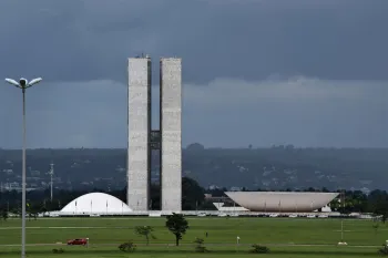 Representantes do Governo Federal discutem projetos de infraestrutura e log�stica em Bras�lia para o evento de julho de 2026. (Pexels)