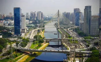 Ticiane Pinheiro em evento sobre �tica digital e intelig�ncia artificial generativa no Brasil, destacando inova��o e seguran�a tecnol�gica em 2026. (Pexels)