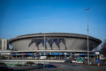 Atletas da sele��o brasileira de v�lei feminino em quadra durante treinamento para a VNL Feminina 2026, destacando infraestrutura moderna. (Pexels)
