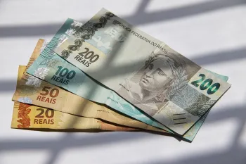 Lula critica decis�o dos EUA sobre visto da embaixadora, destacando tens�es diplom�ticas e o foco na reforma tribut�ria. (Pexels)