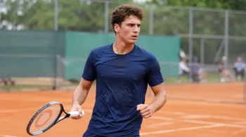 Foto ilustrativa: Thiago Seyboth Wild na semi do Challenger de Como? Entenda (IA)