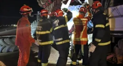 Colis�o entre caminhonete, caminh�o e trator na BR-158 deixa duas pessoas mortas