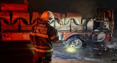 Inc�ndio em carreta na rodovia de Mato Grosso mobiliza bombeiros, mas n�o h� feridos
