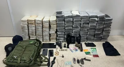 Estudante de Direito e PM s�o presos com mais de 100 kg de drogas em shopping de Salvador