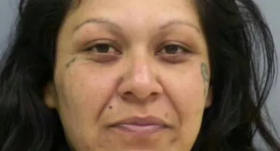 M�e que teve relacionamento incestuoso com o filho � presa novamente por novo crime