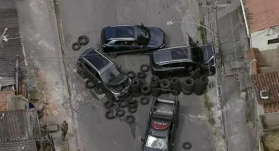 Tr�fico usa carro-bomba pela primeira vez no Rio durante opera��o no Complexo de Israel