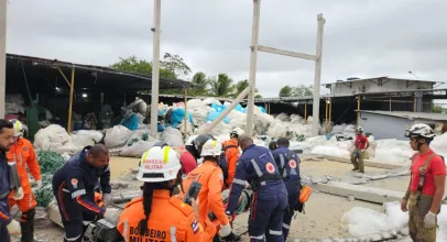 Desabamento de estrutura em f�brica de Salvador mata 2 e fere 3, aponta Defesa Civil