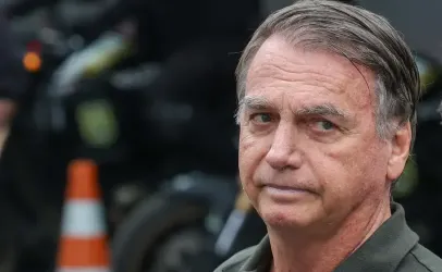 Advogados de Bolsonaro pedem para rever condena��o e alegam falhas nas provas digitais