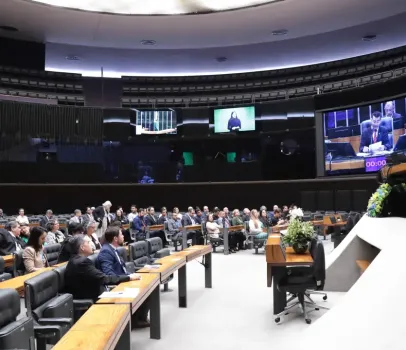 Elei��es e esc�ndalo banc�rio travam vota��o de leis importantes no Congresso