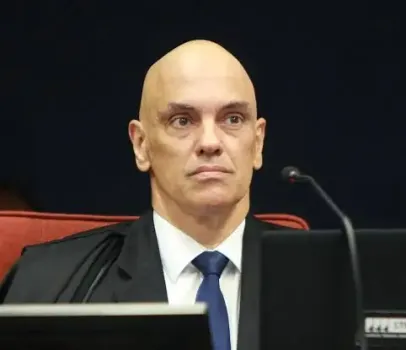 Juristas apontam rela��o suspeita entre Moraes e banqueiro e pedem investiga��o