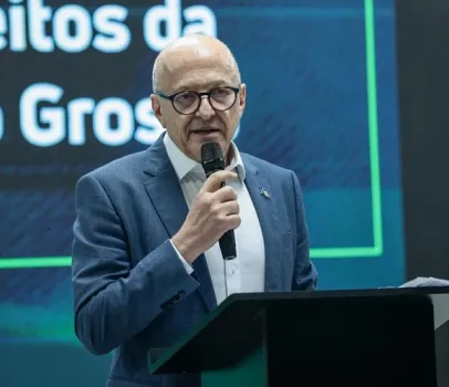 Governador doa �rea milion�ria e gera crise entre promotores