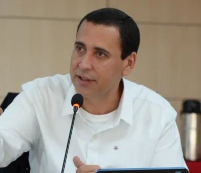 PT critica carta de Marco Rubio e diz que Flavio Bolsonaro e um traidor do Brasil