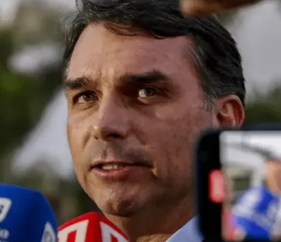 Fl�vio pede observadores internacionais para as elei��es de outubro em reuni�o com embaixadores