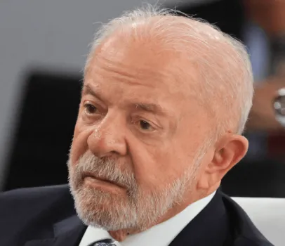 Lula diz que 'ningu�m nos vencer� mentindo' em artigo contra tarifas dos EUA