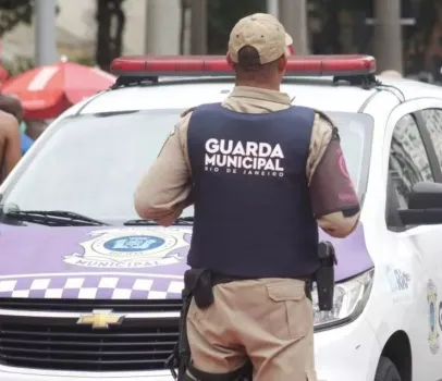 Idoso � preso ap�s furtar R$ 1,2 mil em carnes de supermercado em Copacabana