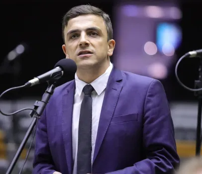 Deputado Aliel Machado participa de simp�sio e debate regula��o dos mercados digitais