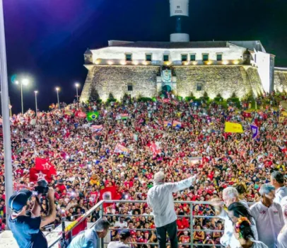 Lula far� caminhada na Barra em Salvador, repetindo ato de 2022