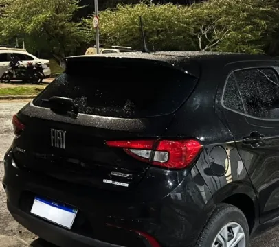 Pol�cia prende suspeito de atacar �nibus com torcedores do Vit�ria em Itapu�