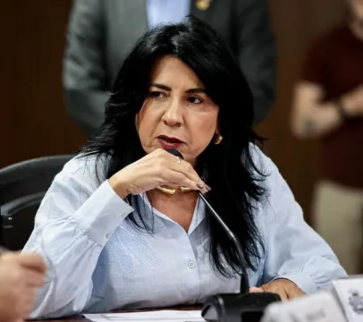 CPI aponta falhas em obras e pede afastamento da prefeita de C�ceres e de tr�s servidores
