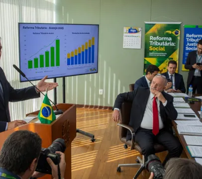 Governo Lula avan�a na reforma tribut�ria e se prepara para elei��es de 2026