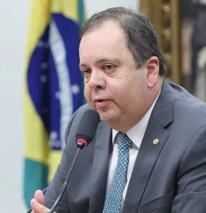 Deputado baiano muda cor de pele em registro eleitoral