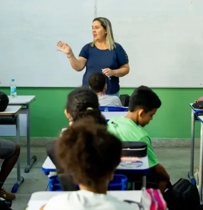 162 mil candidatos fazem provas para professor neste domingo