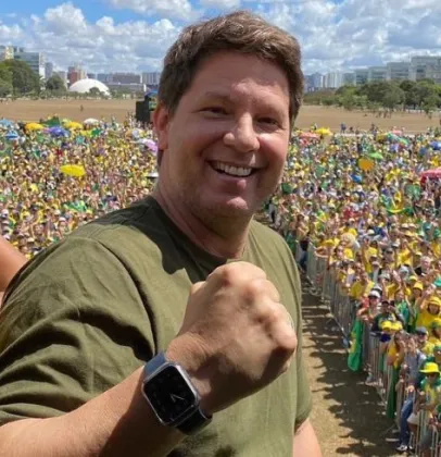 Armas do deputado Frias foram achadas em endere�o falso e caso � investigado pela Pol�cia Federal