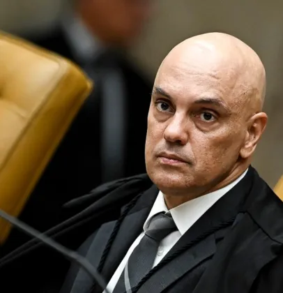 Moraes pede � PGR parecer sobre visita de Fl�vio a Bolsonaro