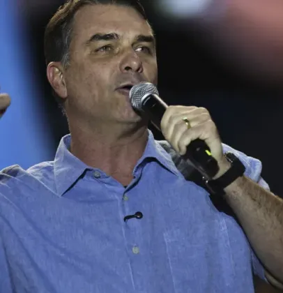 Fl�vio Bolsonaro quer tirar universidades do MEC: veja o que muda no ensino