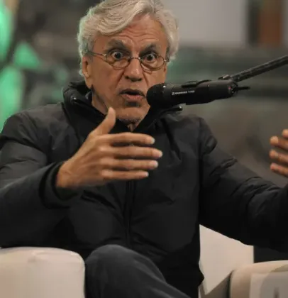 Caetano Veloso e Fl�vio Bolsonaro marcam atos pol�ticos concorrentes neste domingo