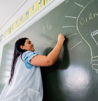 Falta de valoriza��o amea�a futuro do ensino no Brasil com d�ficit de 235 mil professores
