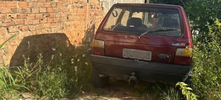 Carro  furtado em uma das principais ruas do Centro de Governador Valadares