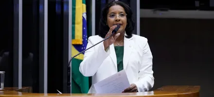 Gisela prope PL para inibir o endividamento de crianas, adolescentes e incapazes