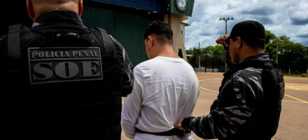 Acusado de matar sargento da PM � transferido para pris�o de Cuiab� para responder pelo crime