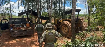 Batalh�o Ambiental apreende tratores e maquin�rios na zona rural de S�o Jos� do Rio Claro