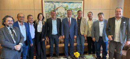 Ministro Carlos F�varo recebe produtores e renova esperan�a de asfalto para a MT-322