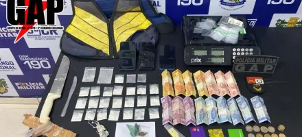 Pol�cia Militar prende dois homens por tr�fico de drogas em Barra do Gar�as